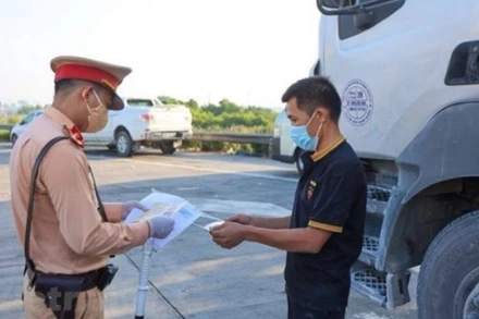 Yêu cầu bãi bỏ các quy định gây cản trở lưu thông hàng hóa