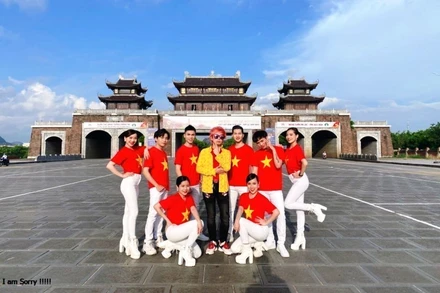 Hình ảnh trong MV Vietnam.