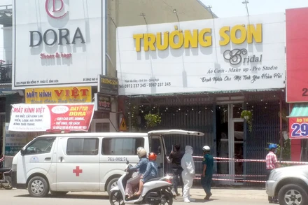 Tiệm áo cưới Trường Sơn, thị trấn Châu Ổ, huyện Bình Sơn (Quảng Ngãi), nơi phát sinh chùm ca bệnh.