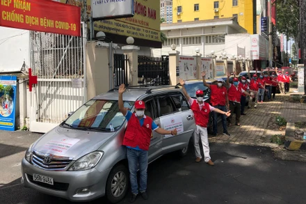 Ra quân “Chuyến xe nghĩa tình - Chung tay đẩy lùi dịch bệnh Covid-19”