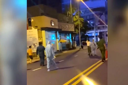 Hình ảnh vụ việc cắt từ clip lan truyền trên mạng.