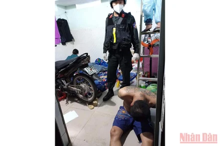 Đối tượng Huỳnh Thế Vũ bị tạm giữ.