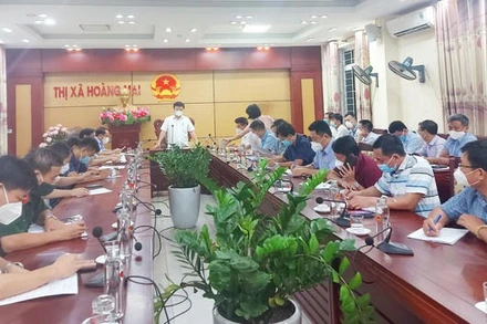 Ban Chỉ đạo Phòng, chống dịch Covid-19 tỉnh Nghệ An họp khẩn ngay trong đêm 11/8. (Ảnh: THÀNH CHUNG)