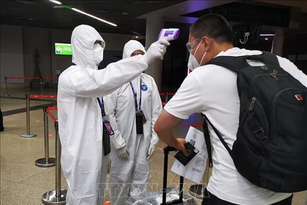 Campuchia thông báo dỡ bỏ lệnh hạn chế xuất nhập cảnh