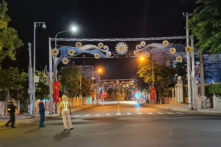 Lực lượng chức năng làm nhiệm vụ trên địa bàn thành phố Thủ Dầu Một.