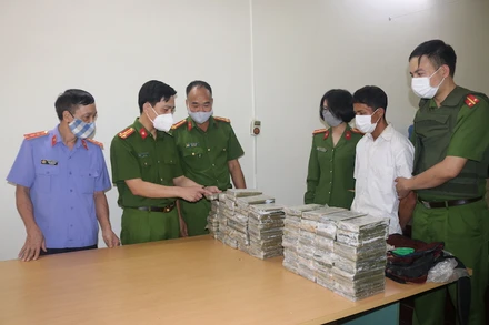 Công an tỉnh Điện Biên kiểm tra tang vật vụ án