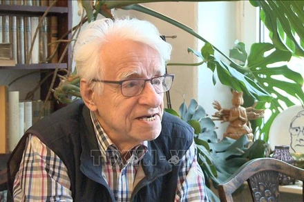 Giáo sư, Tiến sĩ Günter Giesenfeld. (Ảnh: TTXVN)