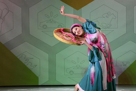 Tiết mục thi múa của Thiếu úy Nguyễn Thu Thùy tại Army Games 2021. Ảnh: ĐÌNH HÙNG