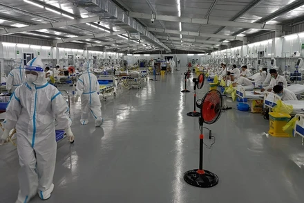 Các y, bác sĩ Bệnh viện Việt Đức đảm nhiệm điều trị tại 1 Trung tâm Hồi sức tích cực Covid-19 của Bộ Y tế tại TP Hồ Chí Minh.