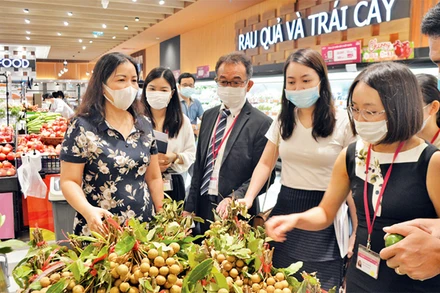 Mặt hàng nhãn được bày bán tại siêu thị Aeon Hà Đông.