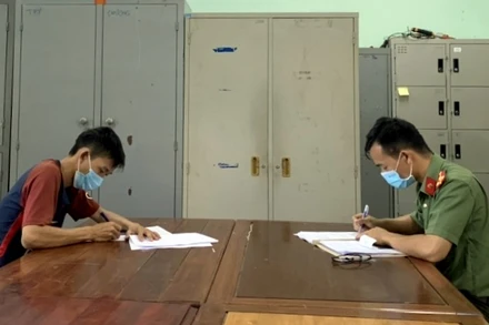 Cơ quan Công an làm việc với ông V.