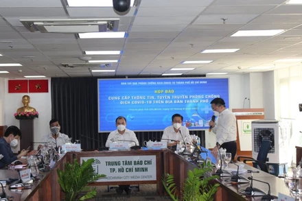 Toàn cảnh cuộc họp báo.