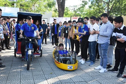 Các sản phẩm nghiên cứu khoa học của sinh viên Đại học Bách Khoa Đà Nẵng tại Hội nghị Nghiên cứu khoa học và Triển lãm, trình diễn các sản phẩm công nghệ năm 2021, tổ chức tháng 1/2021.
