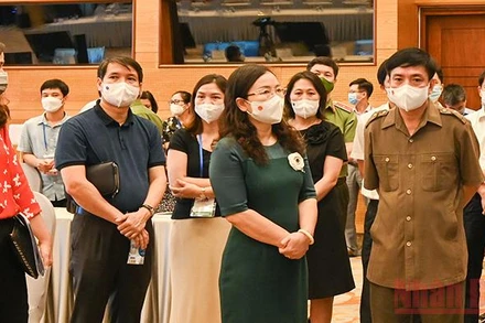 Tổng thư ký, Chủ nhiệm Văn phòng Quốc hội Bùi Văn Cường kiểm tra công tác chuẩn bị hội nghị AIPA 42. Ảnh: DUY LINH.