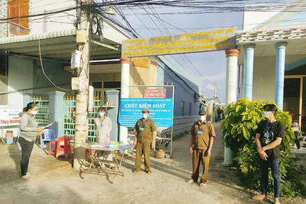 Mô hình “Người dân quản lý nhau cùng phòng, chống dịch Covid-19” tại tổ 16, ấp Phong Thuận, xã Tân Mỹ Chánh, thành phố Mỹ Tho (Tiền Giang). 
