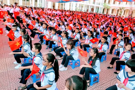 Học sinh Hải Phòng chuẩn bị khai giảng năm học mới.