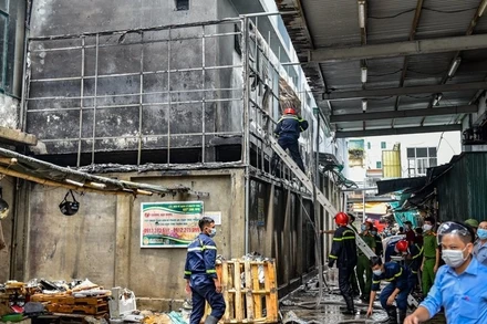 Đám cháy đã bị dập tắt hoàn toàn.