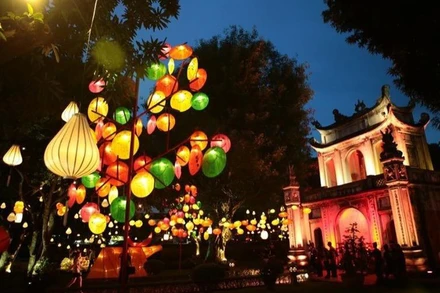 Thành phố Hà Nội dừng các hoạt động vui chơi, tập trung vào chăm sóc, tặng quà các em nhỏ nhân dịp Tết Trung thu 2021