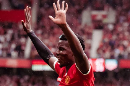 Paul Pogba là ngôi sao sáng nhất trong chiến thắng 5-1 của MU trước Leeds. (Ảnh: Getty Images) 