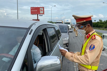 Từ 12 giờ ngày 13/8, tỉnh Nam Định quyết định ngừng tiếp nhận người từ các địa phương đang thực hiện giãn cách xã hội theo Chỉ thị 16 của Thủ tướng Chính phủ.