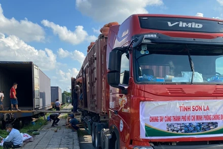 Sơn La thể hiện tấm lòng chia sẻ với TP Hồ Chí Minh bằng việc ủng hộ 105 tấn nông sản. Ảnh: Bộ Công thương