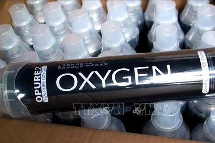 Hàng lậu bị thu giữ. Ảnh: TTXVN.