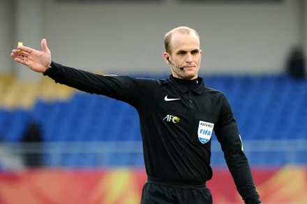 Trọng tài Adham Makhadmeh. (Ảnh: AFC)