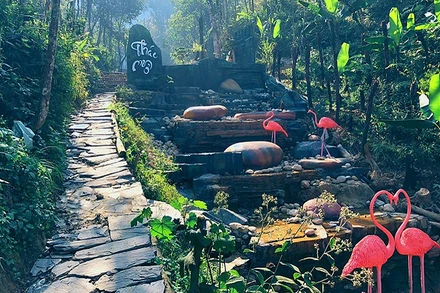 Một góc tiểu cảnh điểm du lịch Thung lũng Xanh