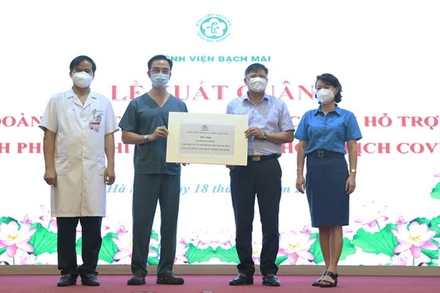 Cảm ơn đội ngũ y, bác sĩ trên tuyến đầu chống dịch