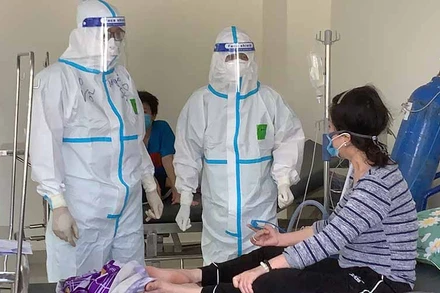 Đánh giá nguy cơ lây nhiễm Covid-19 mỗi ngày cho nhân viên y tế tại khu vực cách ly, điều trị