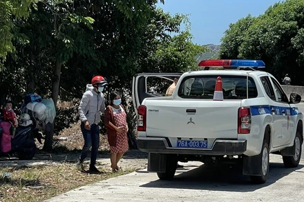 Chị Lợi được sảnh sát giao thông kịp thời đưa đến bệnh viện sinh con.