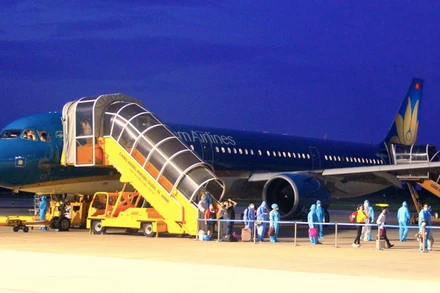 Người dân từ TP Hồ Chí Minh được đón về khu cách ly tại thị xã Cửa Lò