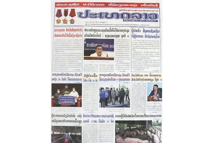 Báo Pathetlao Daily ngày 4/8.