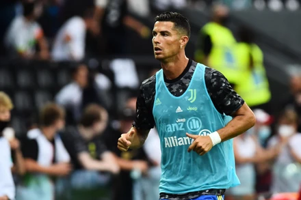 Cristiano Ronaldo không có tên trong đội hình xuất phát của Juventus ở trận ra quân mùa giải mới làm khách Udinese. (Ảnh: Reuters)