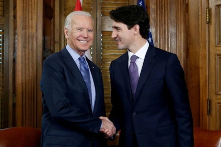 Thủ tướng Canada Justin Trudeau tiếp Phó Tổng thống Mỹ Joe Biden, tại Ottawa, ngày 9/12/2016. (Ảnh: Reuters)