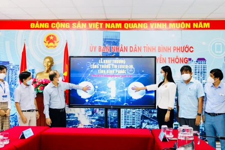 Bình Phước khai trương, đưa vào sử dụng Cổng thông tin Covid-19 và tiếp nhận thông tin dịch Covid-19 trên tổng đài giải đáp thông tin dịch vụ công 1022.