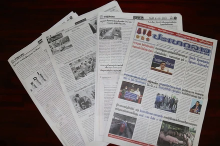 Báo chí Lào mấy ngày qua đưa nhiều tin, bài về quan hệ hai nước Việt Nam và Lào.