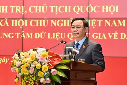 Chủ tịch Quốc hội Vương Đình Huệ phát biểu ý kiến tại buổi làm việc. (Ảnh: Duy Linh)