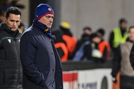 Jose Mourinho trong thất bại 1 - 6 của Roma trước Bodo/Glimt. (Ảnh: EuroSport)