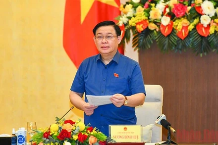 Chủ tịch Quốc hội Vương Đình Huệ chủ trì và phát biểu khai mạc buổi làm việc. (Ảnh: Duy Linh) 