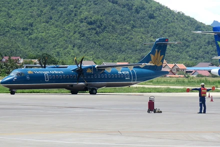 Cảng hàng không Điện Biên Phủ (tỉnh Điện Biên). 