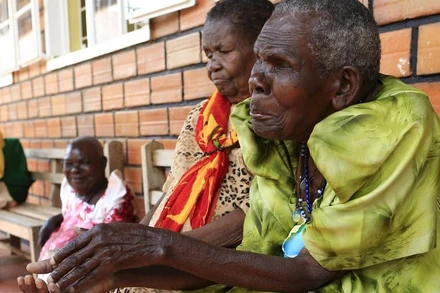 Các nước có thu nhập thấp đang chứng kiến đà chậm lại trong quá trình phát triển trong bối cảnh đại dịch Covid-19 diễn biến phức tạp. (Ảnh: Reuters)