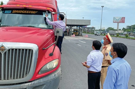 Tình hình trật tự, an toàn giao thông năm 2021 tiếp tục có chuyển biến tốt. (Ảnh minh họa: Minh Trang)
