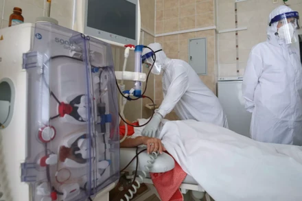 Điều trị bệnh nhân Covid-19 tại Nga. (Nguồn: RIA-Novosti)