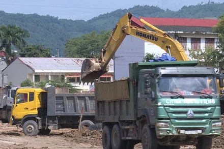 Nhà thầu đẩy nhanh tiến độ thi công dự án tái định cư thuộc dự án nâng cấp, mở rộng sân bay Điện Biên Phủ.