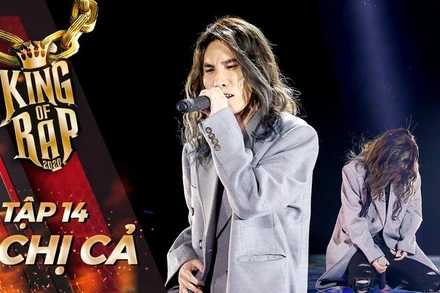 Rapper “Chị Cả” trên một poster quảng cáo cho chương trình gameshow về rap.