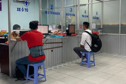 Một điểm tiếp nhận hồ sơ đăng ký xe trên địa bàn TP Hồ Chí Minh.