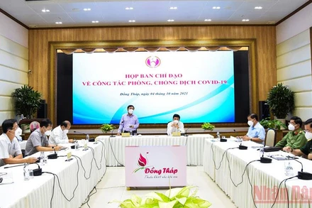 Phó Bí thư Thường trực Tỉnh ủy Đồng Tháp Phan Văn Thắng phát biểu tại cuộc họp Ban Chỉ đạo phòng, chống dịch Covid-19, ngày 4/10.