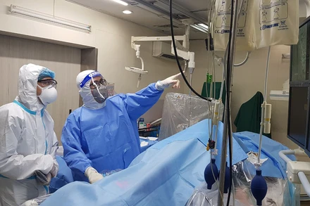 Bệnh viện Chợ Rẫy lần đầu tiên can thiệp nút mạch thành công điều trị ho ra máu nặng ở bệnh nhân Covid-19. (Ảnh: Bệnh viện cung cấp)