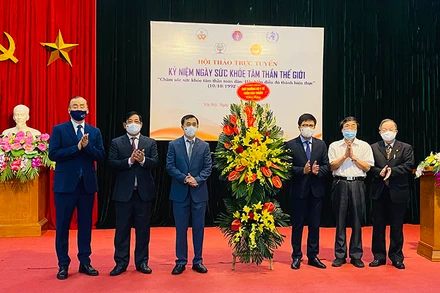 Các đại biểu tại hội thảo.